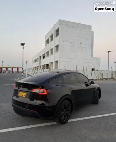Tesla Model Y Long Range 3