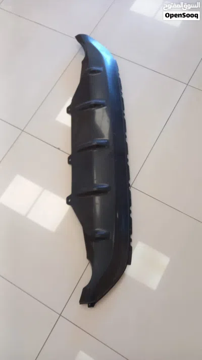 قطعه بلاستيك ل نيسان الليتما 2