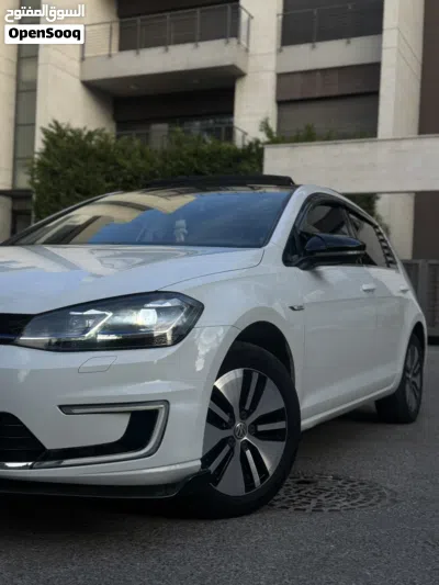 Volkswagen Golf E-Golf 2