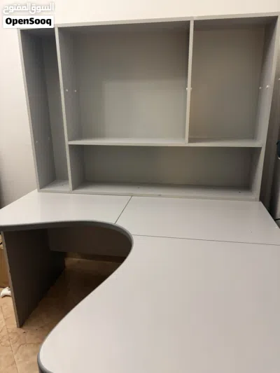 طاولة مكتب زاوية مع ارفف تخزين Corner office table with shelves 3