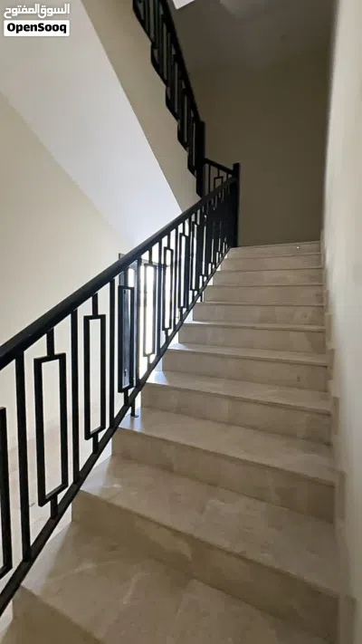 فيلا راقية للإيجار – الموالح 11 Elegant Villa for Rent – Al Mawaleh 11 3