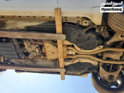 جيب جراند شيروكى Overland 4
