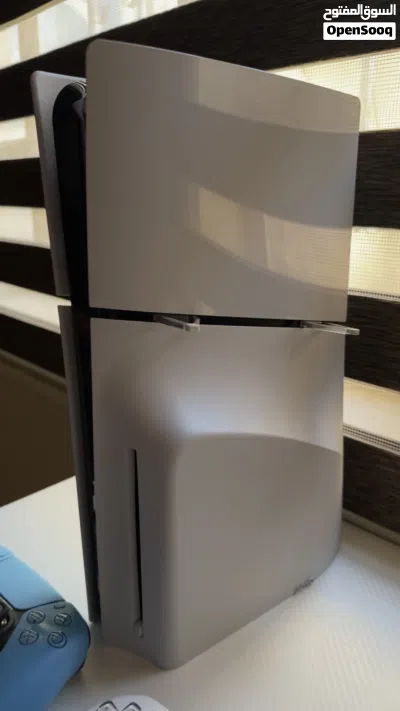 Ps5 slim digital (بيه مدخل اقراص) 3