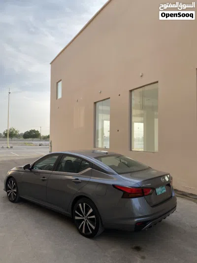 نيسان التيما SR 2