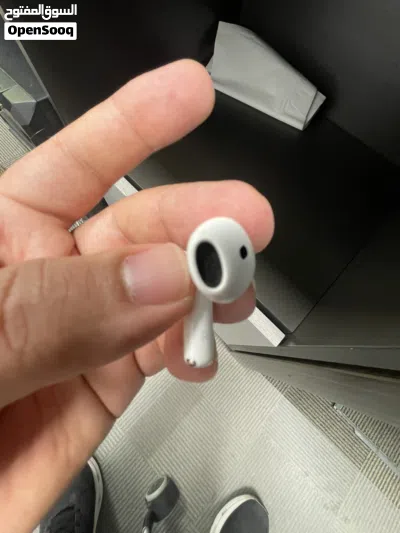 سماعة airpods 4 يمين 4