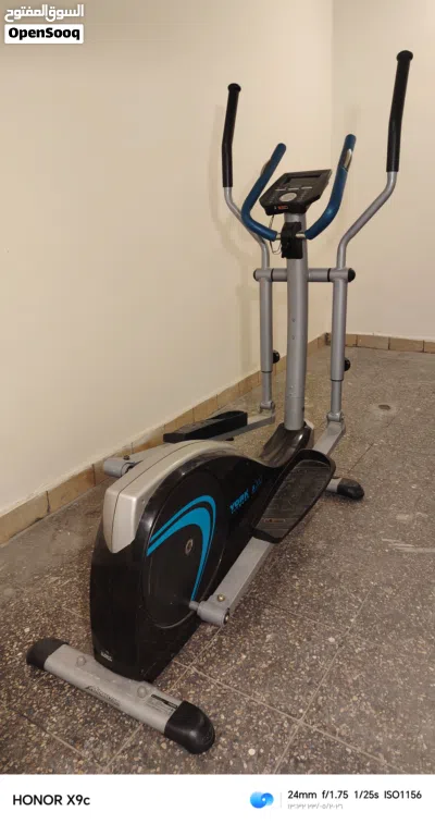 +2 هذا الجهاز هو جهاز تدريب بيضاوي (Elliptical Trainer) من ماركة York Fitness، مودي 2