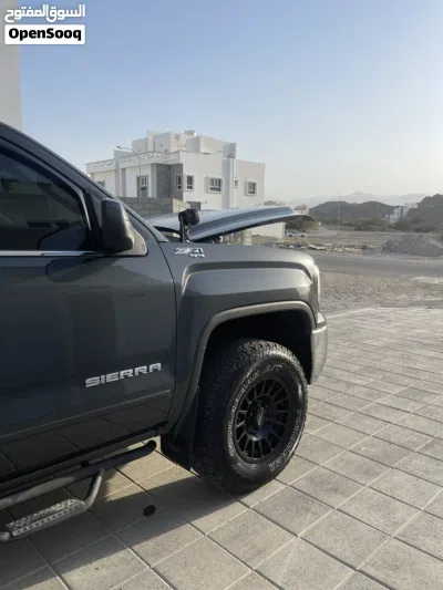 GMC Sierra 2500 SLE 2