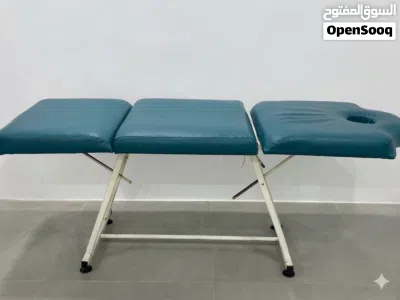 سرير تجميل ومساج طبي (3 قطع) بحالة ممتازة ولون مميز 2