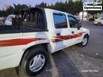 Toyota Hilux GLX 2