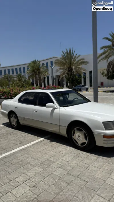 Lexus LS LS 400 3