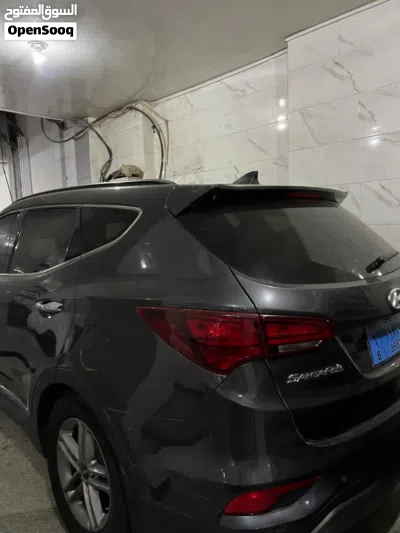 Hyundai Santa Fe Limited 4