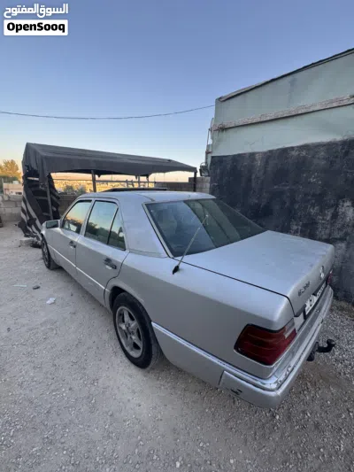 Mercedes Benz E-Class E 200 2