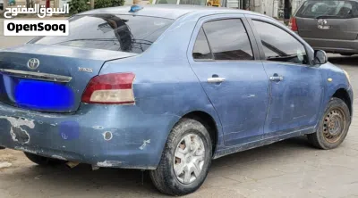 Toyota Yaris E 4