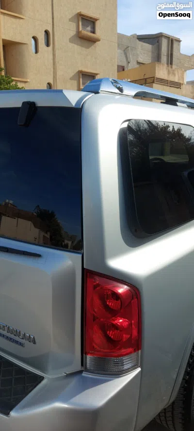 Nissan Armada Platinum 3