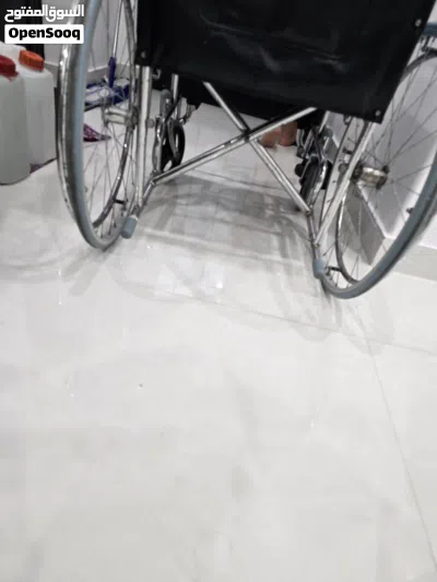 wheel chair (1 month used) 4