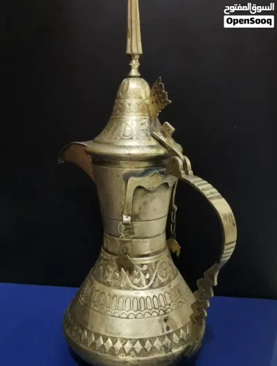للبيع دلة نحاسية منقوشة 2