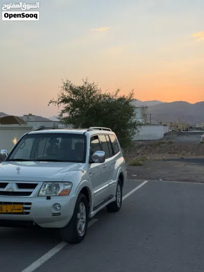 Mitsubishi Pajero GLS Top 3