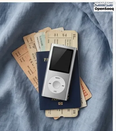 مشغل MP3 وMP4 محمول بتصميم كلاسيكي نحيف يُعرف بقدرته على تشغيل الملفات الصوتية والمرئية بجودة عالية 3