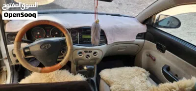 Hyundai Accent Standard 3
