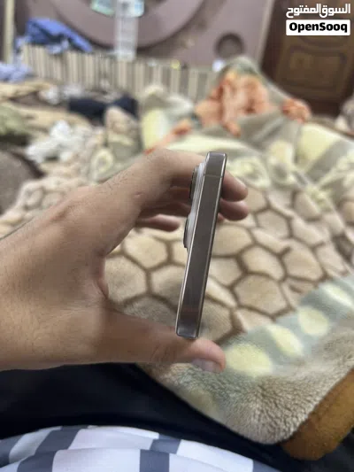 Iphone 16 pro max 4