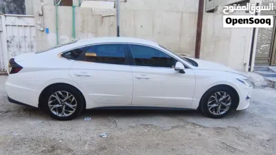 Hyundai Sonata Standard 4
