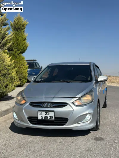 Hyundai Accent Standard 4