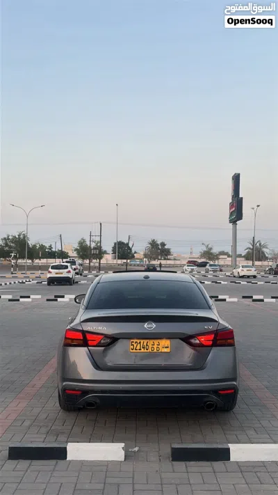 Nissan Altima SV 2