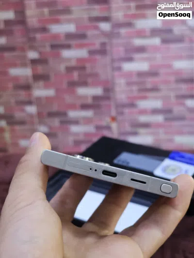 S24Ultra للبيع بسعر حررق مع لكرتونه وشاحن الاصلي وكفر ولاصق 2