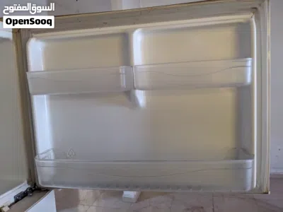 ثلاجة بحالة ممتازة للبيع في سحاب 4