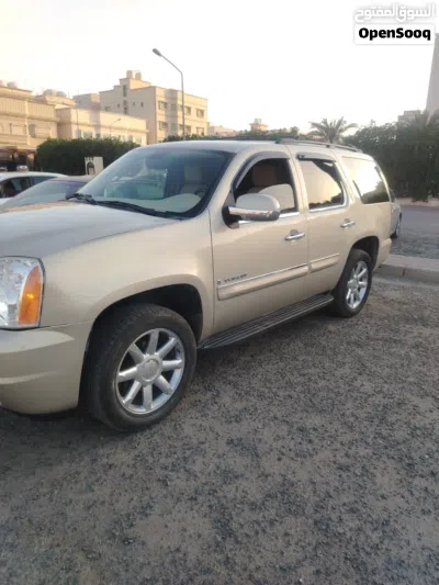GMC Yukon SLT 2