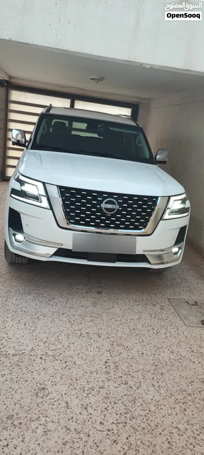 Nissan Armada Titanium 3