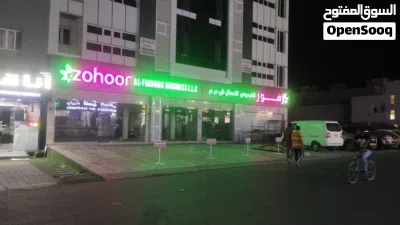 معرض مفتوح للايجار بمساحه 200 متر مربع 2