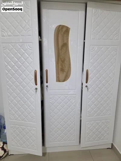 خزائن 3 أبواب بحالة ممتاز (Good and clean three doors Wardrobe ) 4