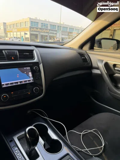 Nissan Altima SR 2
