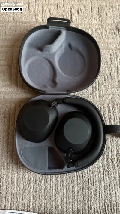 Sony XM6 Headset 4