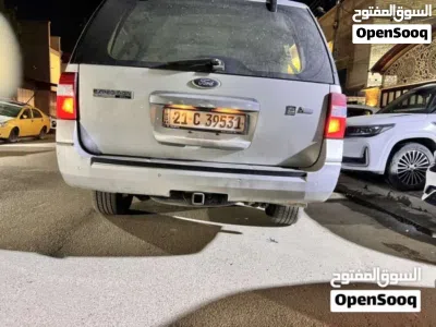 Ford Expedition XLT 2