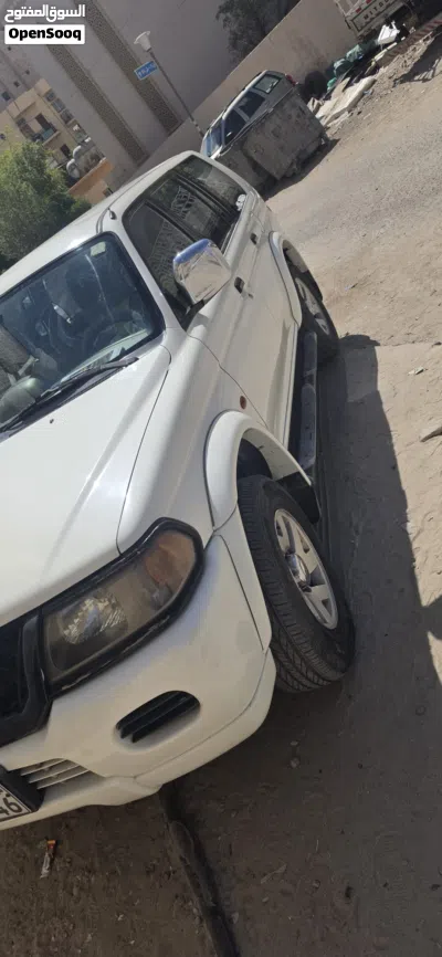 Mitsubishi Nativa GLS 2