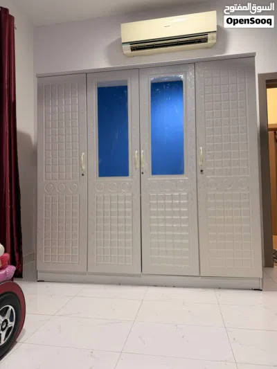 خزانة ملابس 4 أبواب مع مرآة Large 4-Door Wardrobe with Mirror (Excellent Condition 2