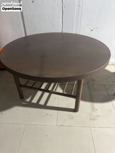 work desks and small tables 3