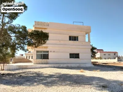 2. فرصة استثمارية مميزة أرض 626م2 مع عمارة قائمة على 4 شوارع 3
