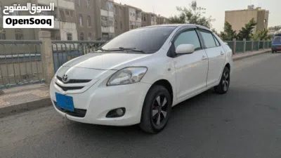 Toyota Yaris Basic 2