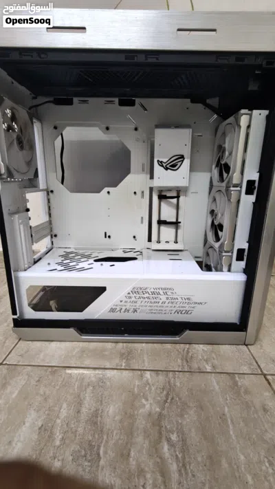 Asus ROG Helios white 3