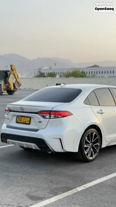 Toyota Corolla SE 2