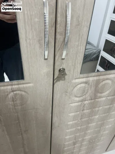 Beige closet 4