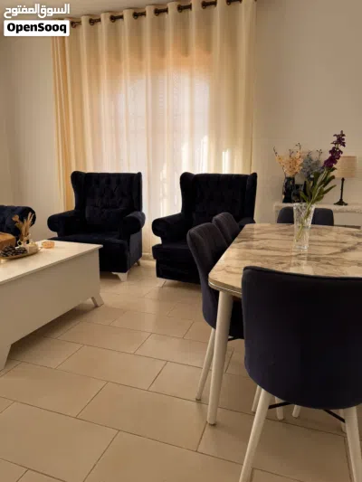 للبيع طقم كنب مع طاولة سفرة – بحالة ممتازة 2