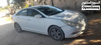 Hyundai Sonata Standard 4