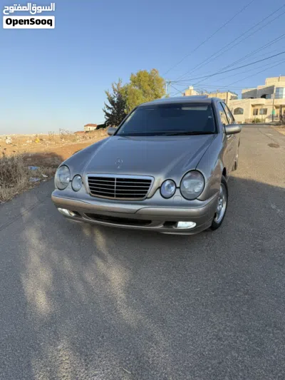 Mercedes Benz E-Class E 200 2