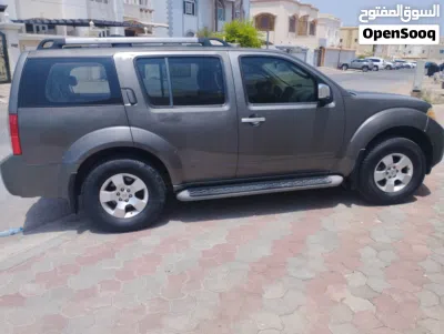 Nissan Pathfinder SL 4
