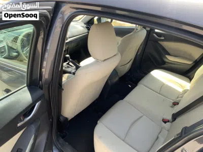 Mazda 3 Standard 3