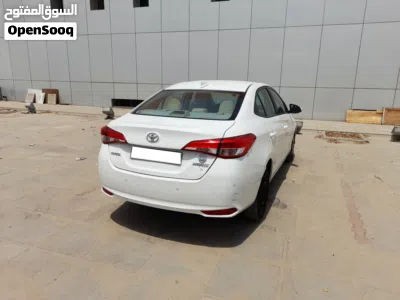 Toyota Yaris E 3
